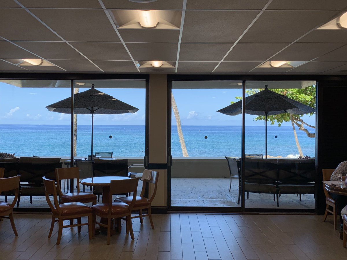 Foe_Shannon's tweet photo. This view from the Sales Gallery 👀😍 Royal Kona Resort folks! #DiamondCareers #DiamondHawaii #808Elevates https://t.co/xkZjHhNf2I