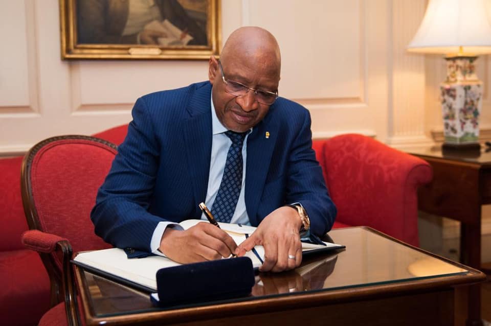 Malijetactu's tweet photo. Le Premier ministre Soumeylou Boubeye MAIGA vient de rendre sa démission au Président de la République
https://t.co/vNNkSsov8R https://t.co/RFL0xFPl5w