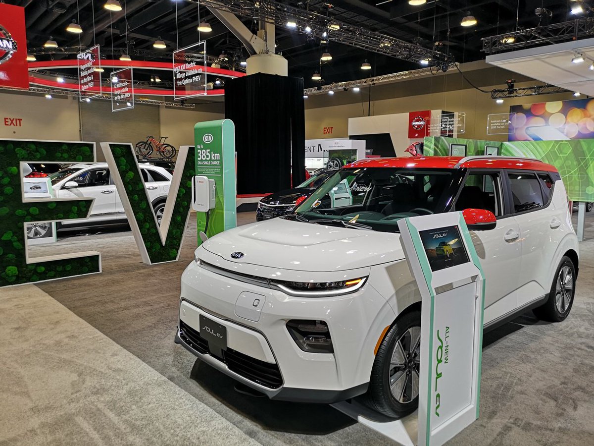 KiaCanada's tweet photo. Check out our newest lineup of electric vehicles here at the 2019 @AutoShowCalgary, including this tech-loaded 2020 #KiaSoul. With 385 kms on a single charge, go for an adventure with your family and friends this season. #AutoShowYYC https://t.co/MpWCMIS8Gk