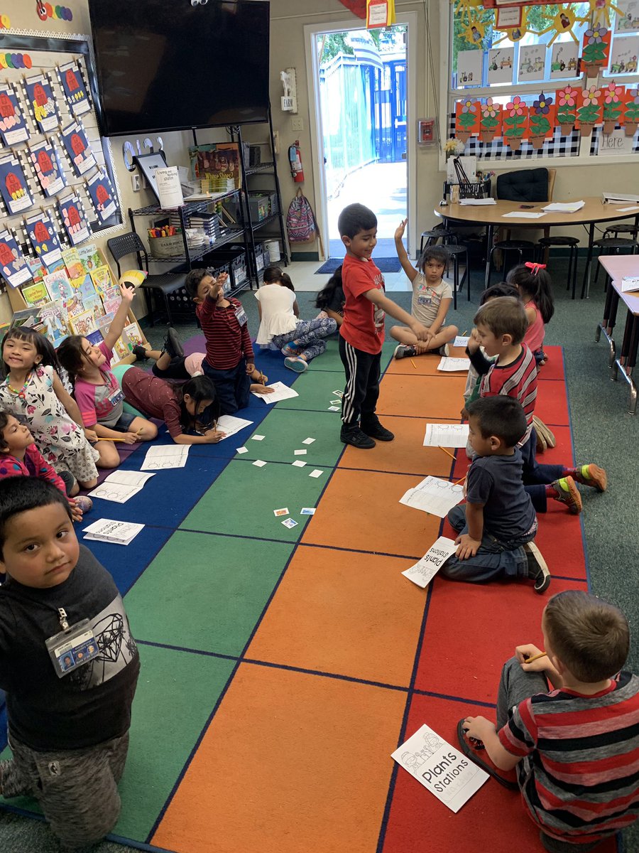 MrsDuchsherer's tweet photo. Such a fun time doing science stations with @larNERD today. Our kids got to work through 4 mini lessons and visit each others classroom. #FSDLEARNS @OTorcas https://t.co/ltkqV06MNv