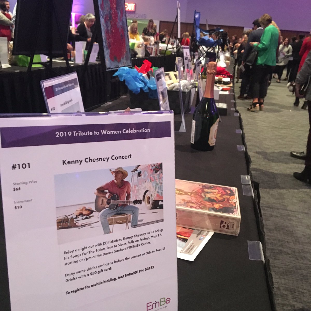 EmBeSiouxFalls's tweet photo. There's still time to get your hands on one (or all) of these great auction items! Text EMBE2019 to 52182 or visit https://t.co/Npg650n7Pw to bid! #TributeSiouxFalls #EmBecause https://t.co/2v3tQej0zO