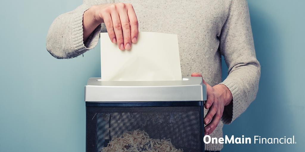 OneMain's tweet photo. Old duds &amp; outdated contracts are a total bummer. Take time this spring to unclutter your home &amp; your finances. We have tips on where to begin. https://t.co/lfqeMGfrnN https://t.co/17jUR4lYJj