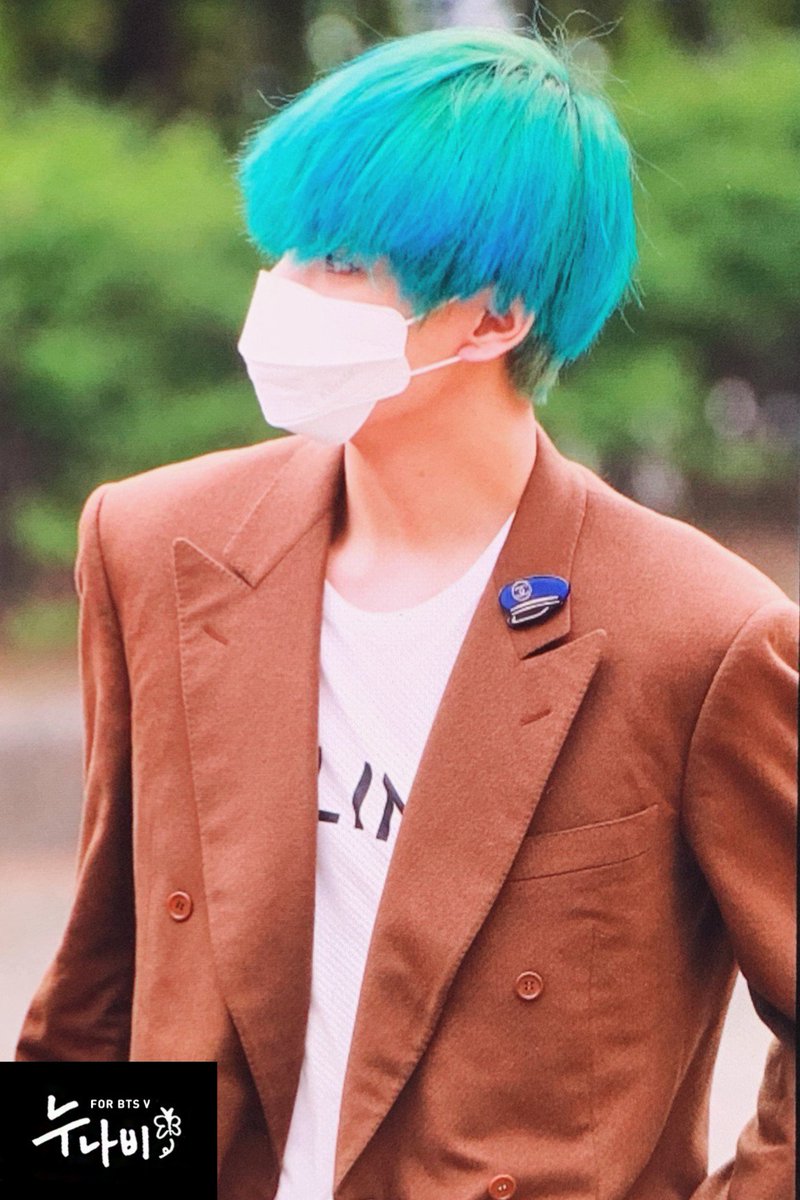 _nuna_V's tweet photo. 190419 뮤뱅출근
#태형 #BTSV #taehyung #방탄소년단뷔 https://t.co/9sEbW8rQct