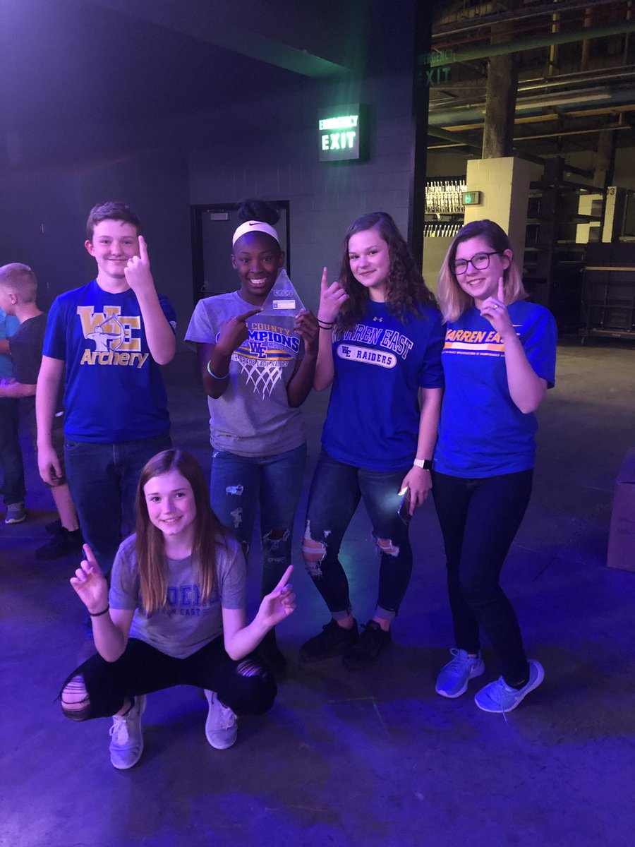 RESMediaCtr's tweet photo. Warren East Middle Help Desk—First Place!!! @RichardsvilleEl @wcpstech @STLPKentucky https://t.co/j0z5bPs2kI