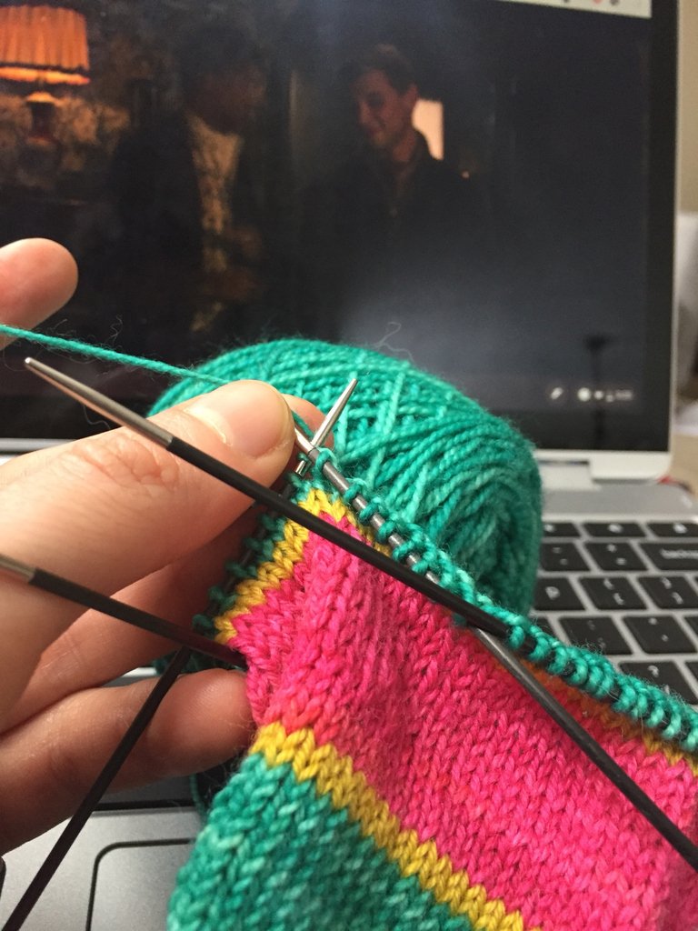 TheVioletPie's tweet photo. Finally able to take a breath today and sit down to finish the toe on my second sock!!!

#knitting #knitter #knit #knittersofig #knitstagram #knittersofinstagram #yarn #yarnlove #indiedesigner #indiedesigners #indiedesigns #thevioletpie #handknitsocks #socks #stripes https://t.co/MIQzc2RILi