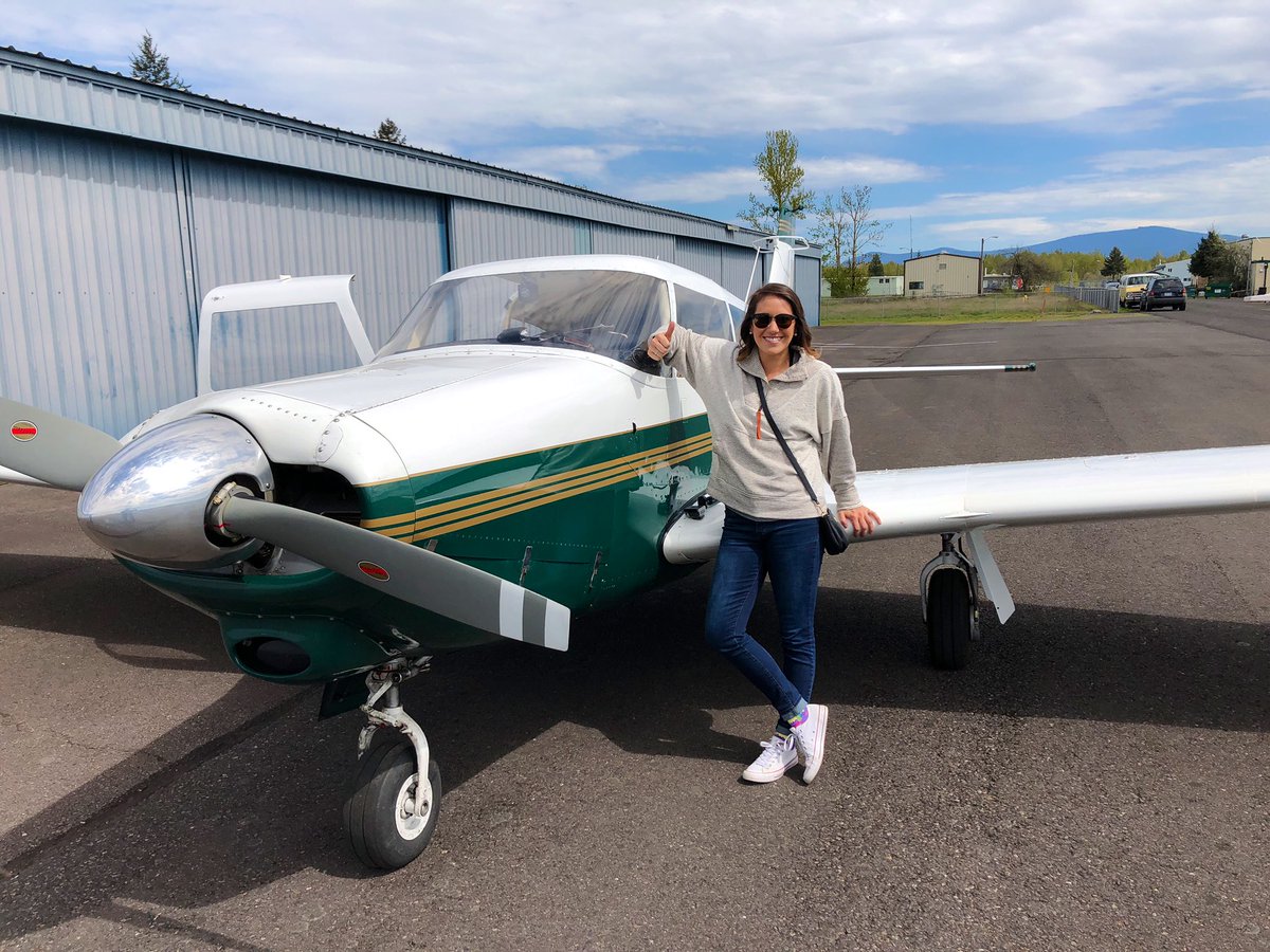 KelleyBayernWX's tweet photo. Got some new views of the PNW this afternoon! Took a quick tour around PDX, Mount St. Helens, and the gorge. I am in awe... 😍 Huge thank you to Scott at @KOINNews for the flight! #kttd https://t.co/OfytFiJHf7