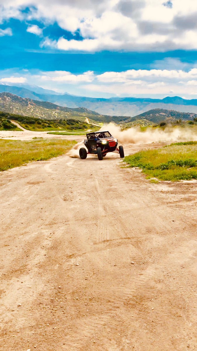 VRZRacing's tweet photo. I will never get enough of riding in this beautiful weather with spectacular views of mountain scenery in SoCal! https://t.co/KHPCJOLEhg