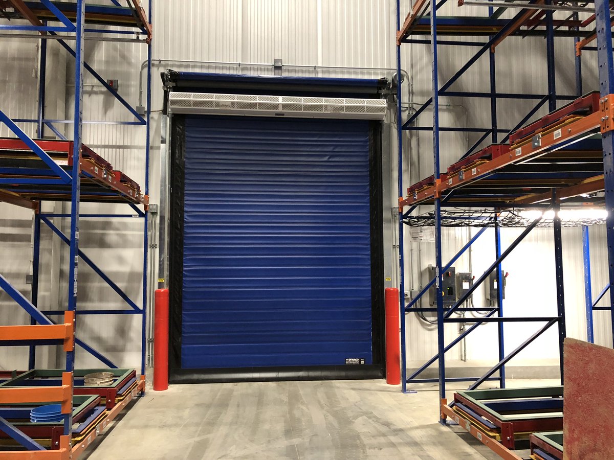 LoadingDocks's tweet image. A beautiful #DYNACO #highspeeddoor. There&apos;s 7 more on this project! Call us today 440-951-4499 😃