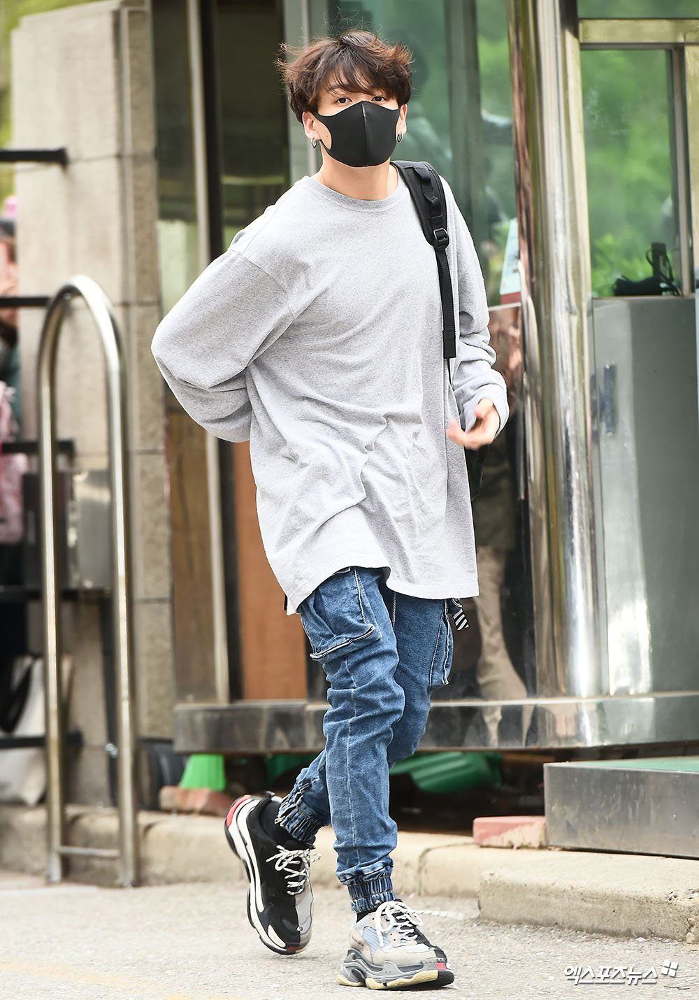 D4eM51zUEAEs_rW.jpg:orig