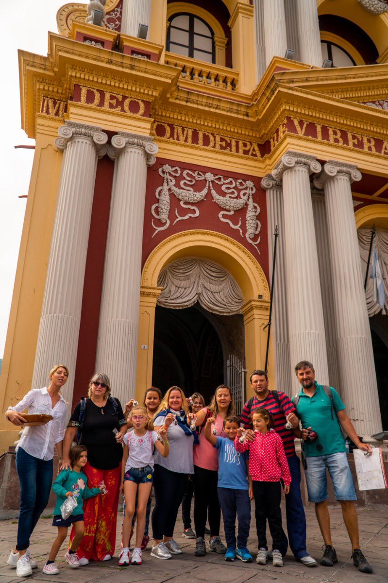 GustavoSaenzOK's tweet photo. ¡Bienvenidos a #SaltaLaLinda! Recibimos a turistas que llegan a nuestra ciudad desde distintos puntos del país 🇦🇷 ¡Gracias por elegirnos! Siempre los estamos esperando #SemanaSanta #TurismoEnSalta https://t.co/Tph9dp6m64
