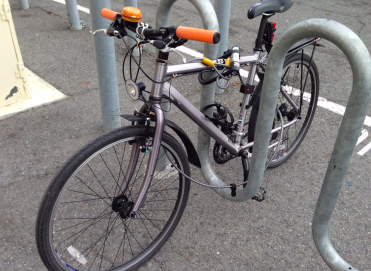 eyesonfolsom's tweet photo. Stolen bike report ! Stolen in front of SPUR at 654 Mission St at Third St, between 1:00 and 4:00 pm. Was locked to a bike rack with a u-lock. Other bikes were parked there as well.
See attached photos !
All help is appreciated :)

@SFPDBikeTheft @stolenbikessfo 
#bikesf #stolen https://t.co/q8EHZBOYyI