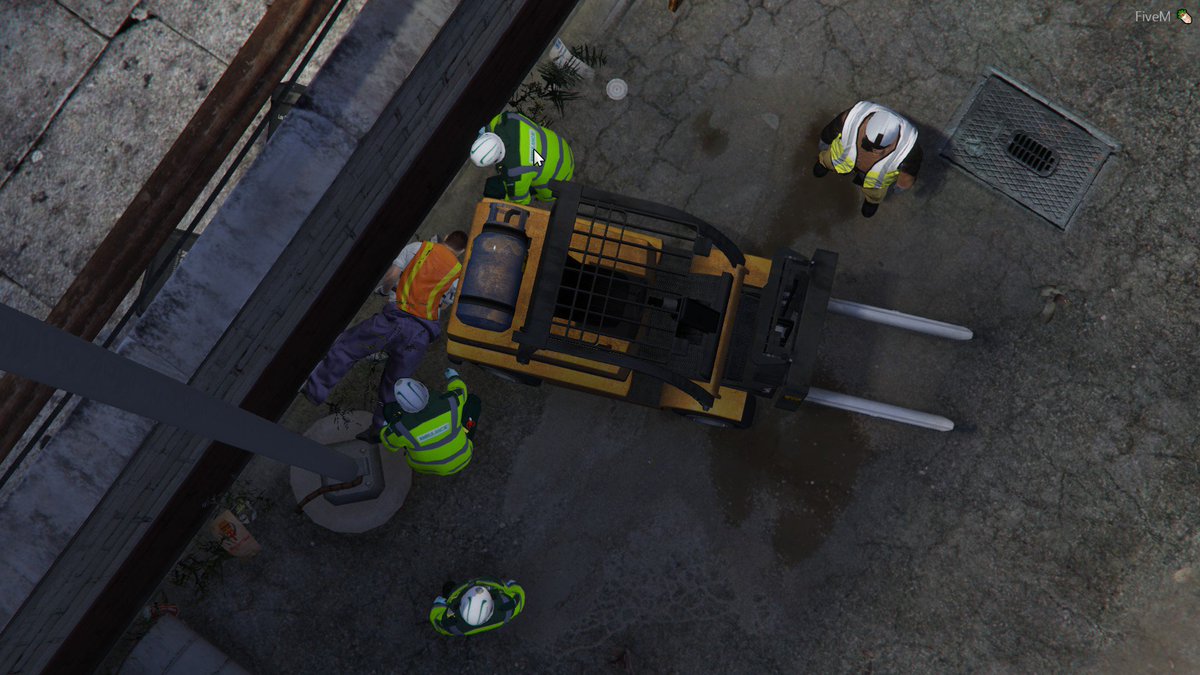MStones_ambo's tweet photo. Entrapment victim, now not entrapped, with thanks to the lovely KFRS @KRPC_SECAmb @KentRPC @KRPC_KFRS https://t.co/ziwIo4cLWh