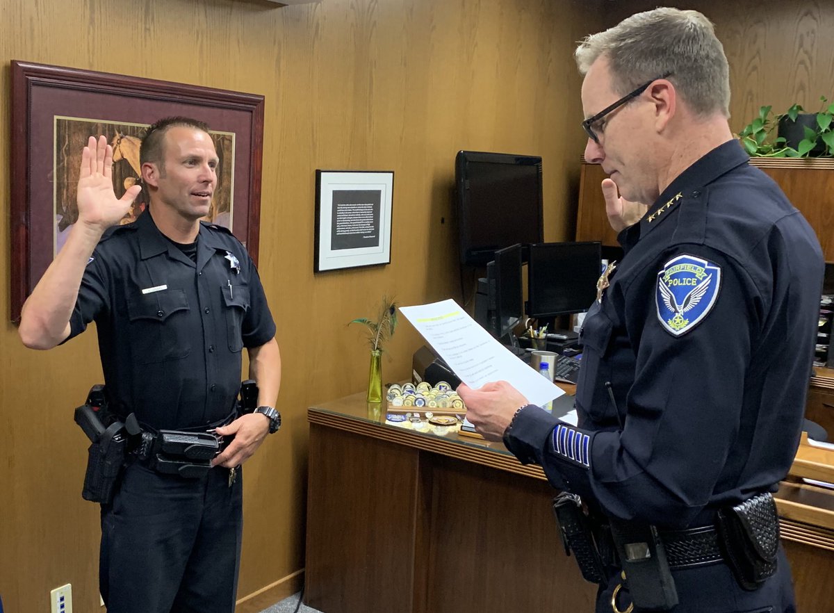 LtGregH's tweet photo. Chief of Police @RFenn_FPD swears in our newest Police Officer Kyle Spears. Kyle joins the department after serving 9 years with @CHP_GoldenGate. Welcome aboard Kyle! #FFPD https://t.co/HtYbqgDJCY