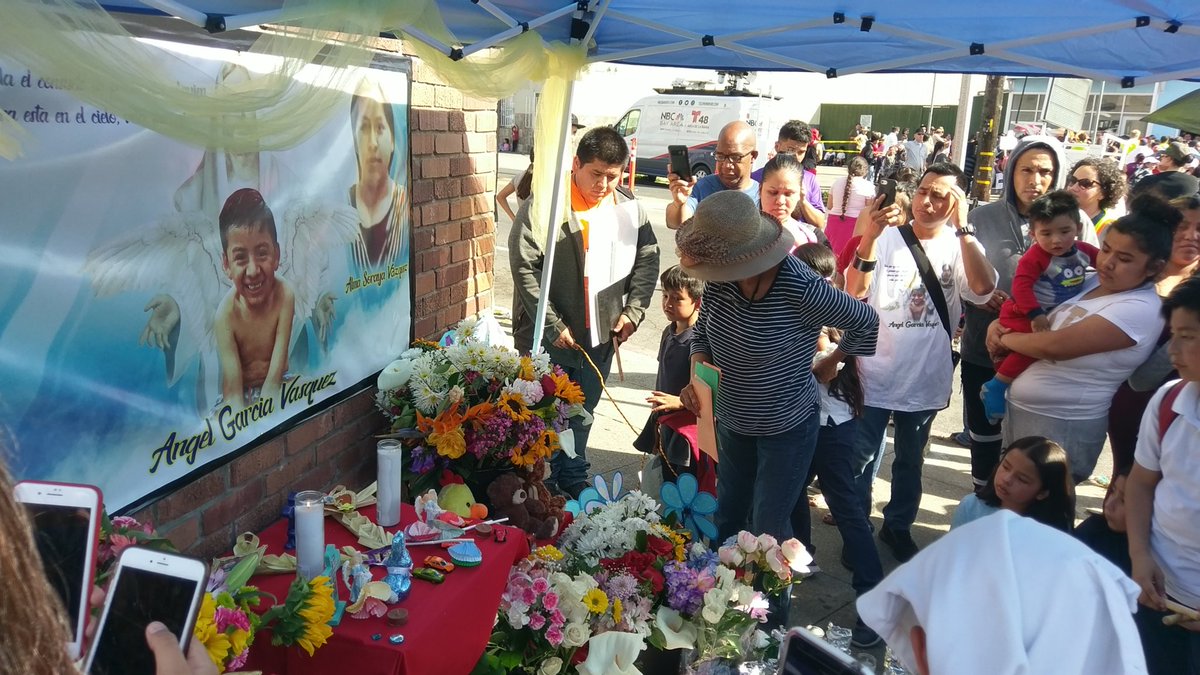 RadioEli's tweet photo. Friends and family leave flowers at Foothill and 26th https://t.co/3qdVmIDhDX