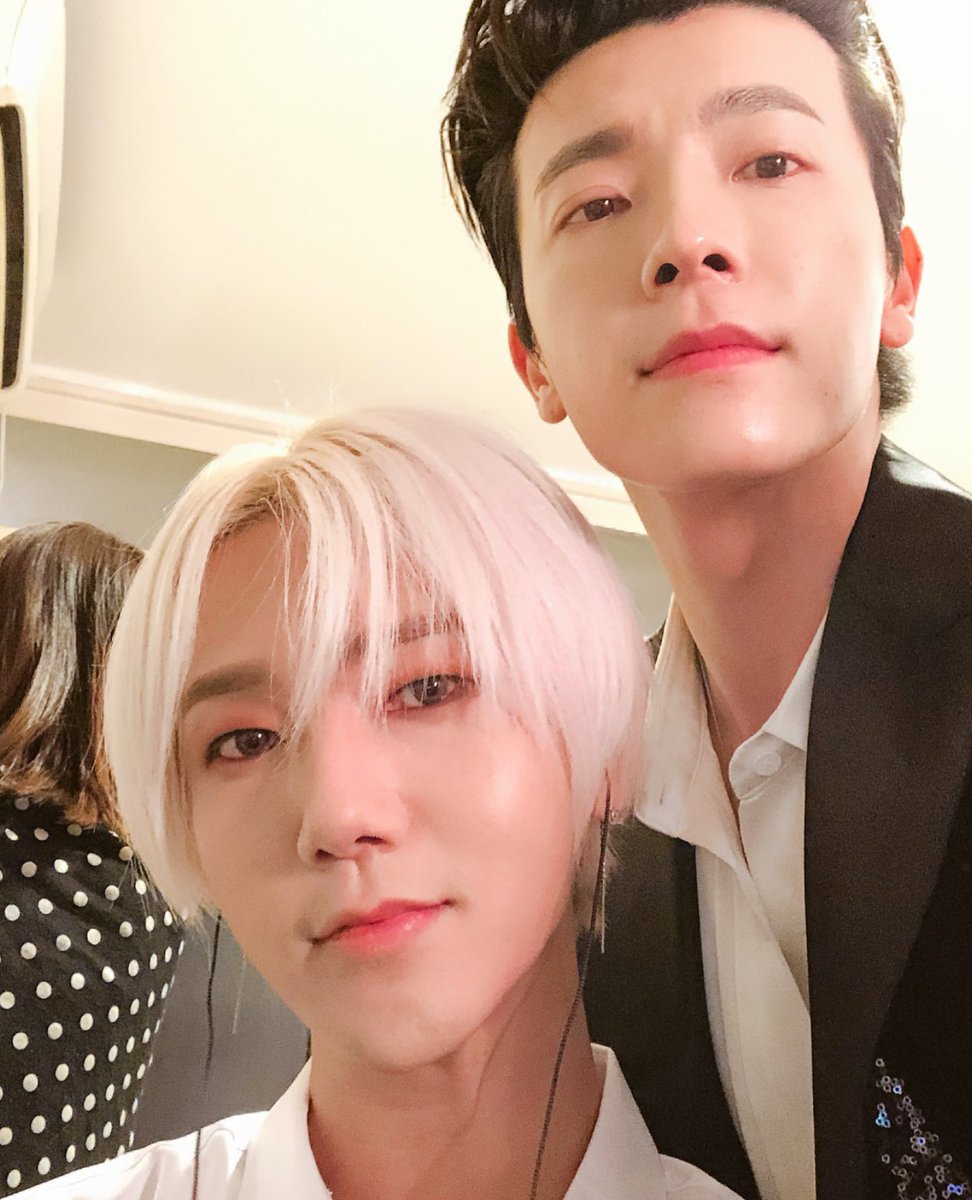 carol90326438's tweet photo. #SUPERJUNIOR  
https://t.co/f9LxQWGOpy
❗ONLY  3.5 hours left ❗
Gap is 18000 now！！ keep it！
elfs are sososo  good！！！！！！！！
 GOGOGO！！！！keep fighting💙💙💙 WE CAN DO IT 💙💙💙KEEP THE TOP POSITION TOGETHER 👑👑👑👑👑 https://t.co/r9cSOxNYpg
