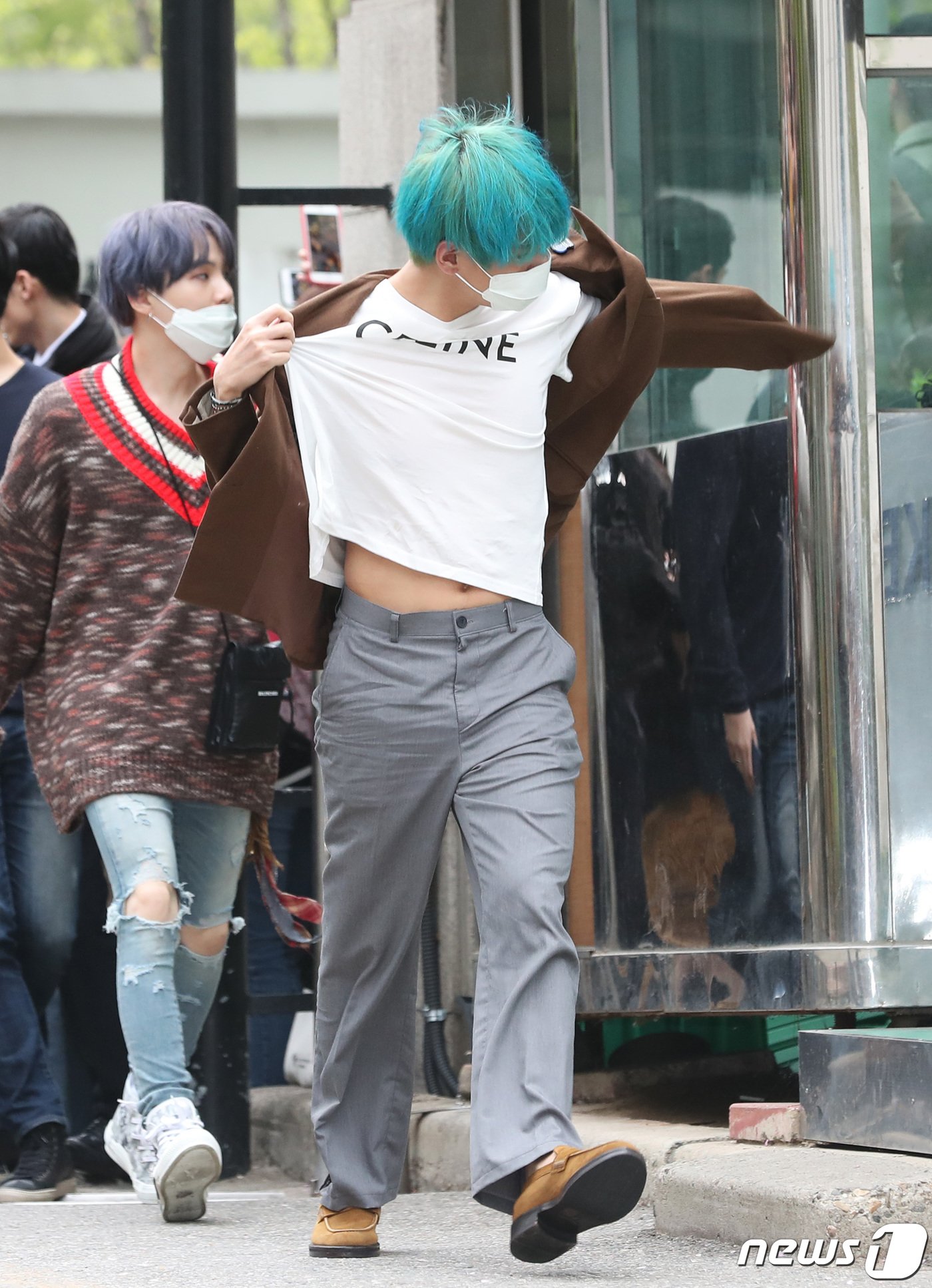 D4eNo4KVUActLno.jpg:orig