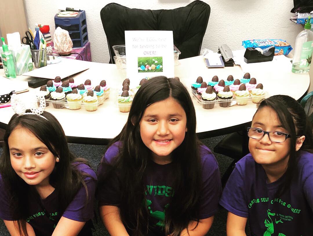 chelclynn06's tweet photo. We’re EGGcited testing is over! 🐰🌼🐣🌸#chocolatecoveredmarshmalloweggs #azmerit #statetesting #4thgrade #hoppyeaster @DavidsonCSD83 @CartwrightSD @azedschools https://t.co/343ym0ExCj
