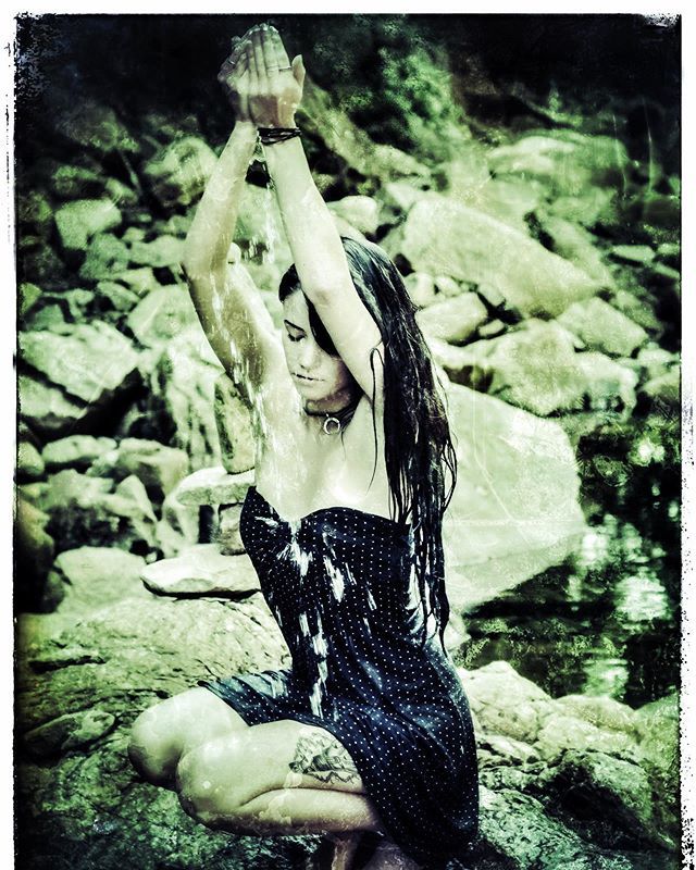 ChaPhotog's tweet photo. Marisa #portraitphotography #muse #model #editorialphotography #water #wet #sensual_shots_ #portrait_mood #lovelygirl https://t.co/ae3xGc2uab https://t.co/qJrj3JFWpD