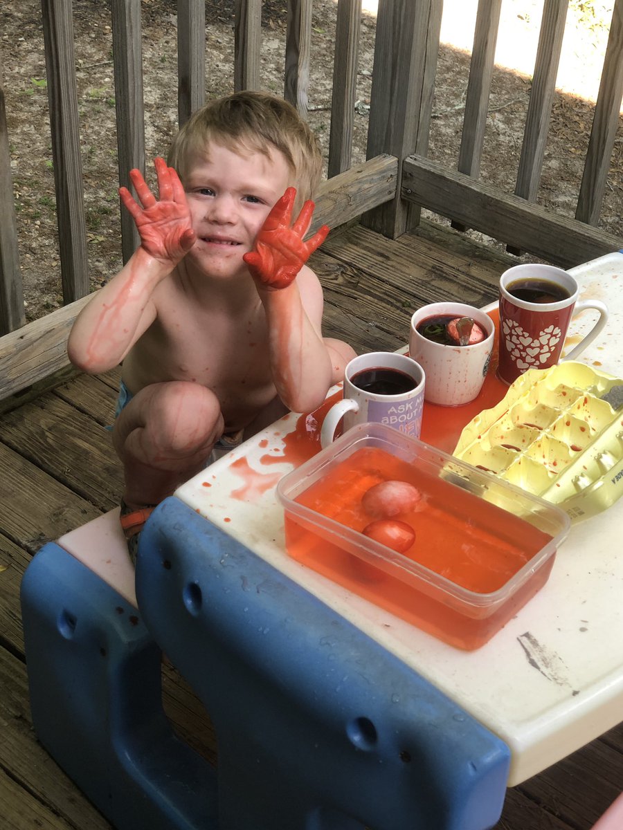 mkwhitaker14's tweet photo. Success with @koolaid eggs https://t.co/NGDQ0seJsY