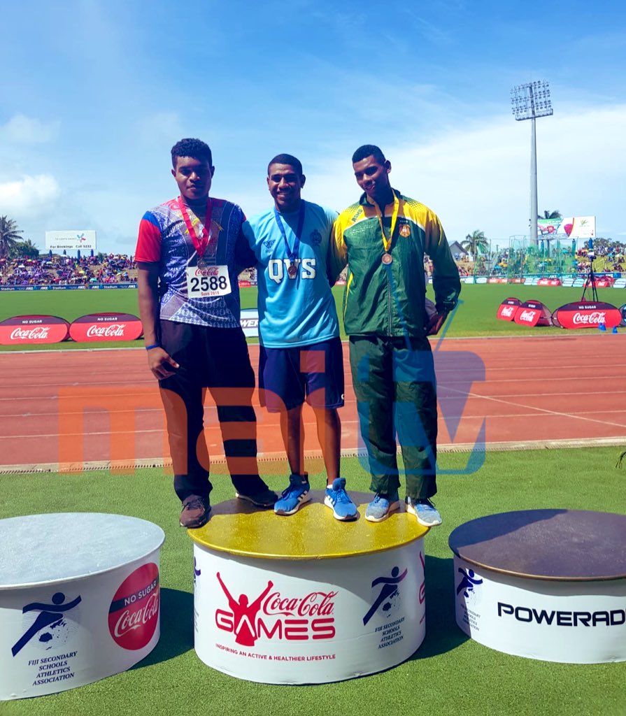 maitvfiji's tweet photo. Leading by example ... #QueenVictoriaSchool head boy Dwayne Leca takes a gold medal in the Senior Boys Discus event. #cokes #cokes2019 #maitv #fiji #crownstate https://t.co/k0X5tuhMAH