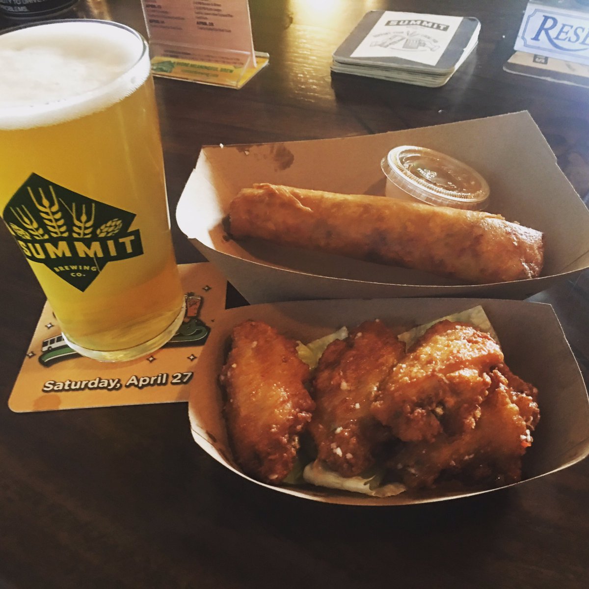 HummusLoser's tweet photo. Weather is finally turning in the right direction. D&amp;D Goodies is at the @summitbeer @TheRatskeller with their amazing egg rolls &amp; wings! Come pair them with a Cabin Crusher Lime Kolsch. Cheers!!! 🍻🐼🍗 #foodtruckpanda #beerismylife #winterisgone #summitbeers https://t.co/MdMmXumpiY