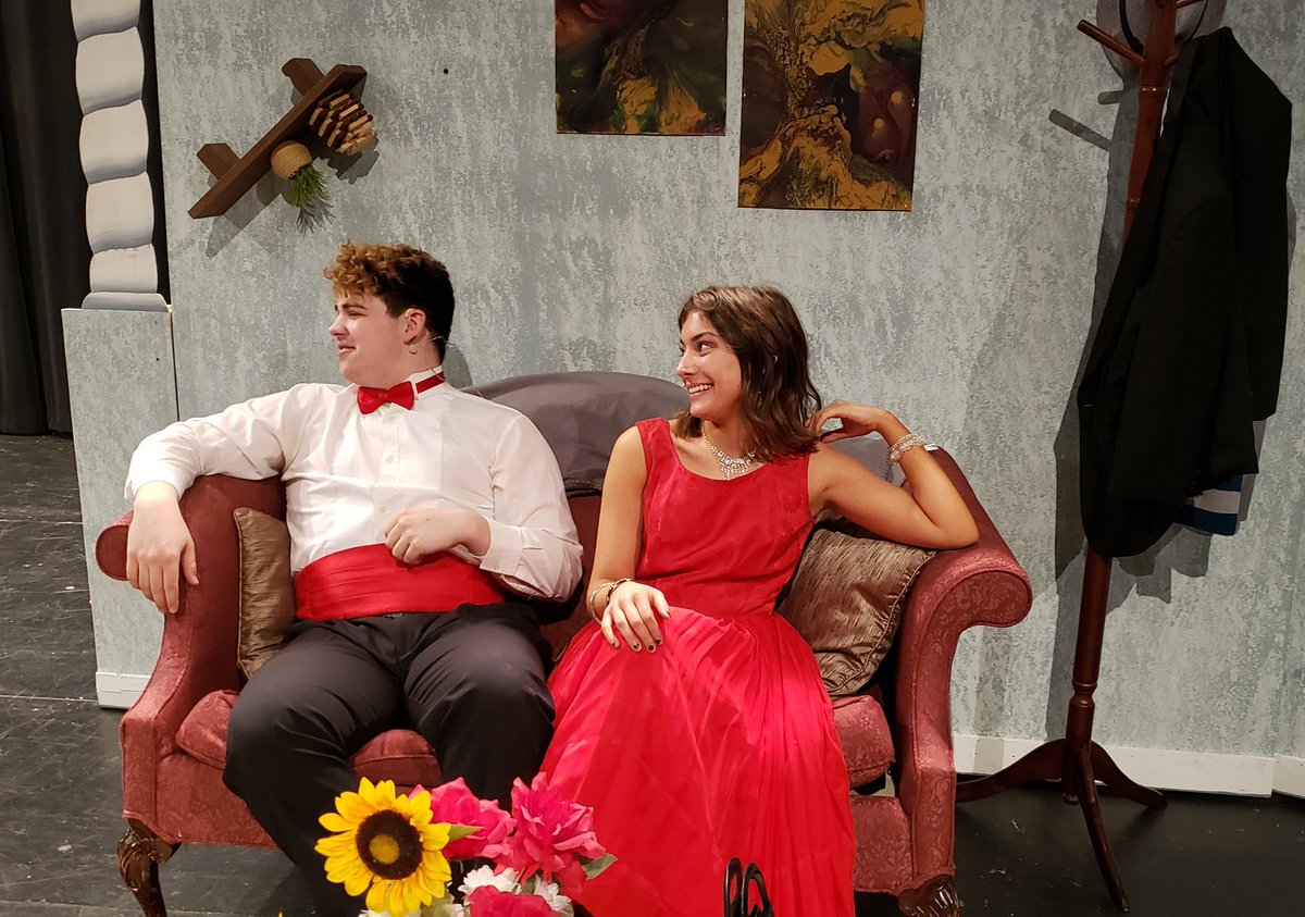 MNHSDrama's tweet photo. Rehearsal pics of the MNHS Spring Play! 1 week away! @MNHSActivities @Brian_Begley66 @MillardNorthHS https://t.co/yDHYHXuiZT