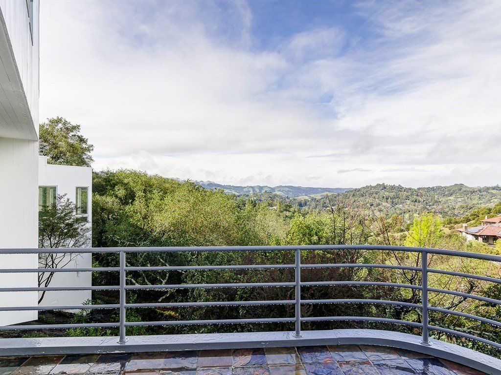 clarktrealtor's tweet photo. Glamorous interiors with high-style designer touches!
11 Gardiner Ct, ORINDA
$2,450,000
Malibu Hills Flair!!
Bedrooms: 4 
Bathrooms: 3 full | 1 partial 
Est. Square Feet: 4984 https://t.co/UC05j28bGA