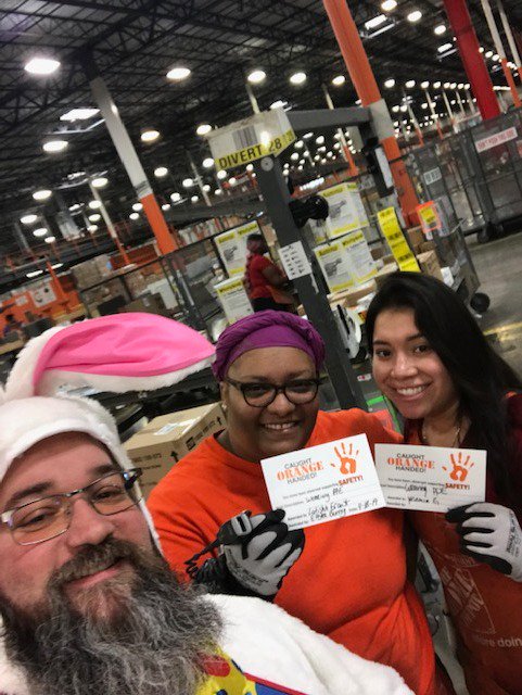 RAPM_Eric's tweet photo. Catching more great Associates working Safe!  Way to go Key 2! @Rdc5023 #dallasp.r.i.d.e. #dallascoh #CaughtOrangeHanded #THDEASTER https://t.co/QfqgZNM9PD