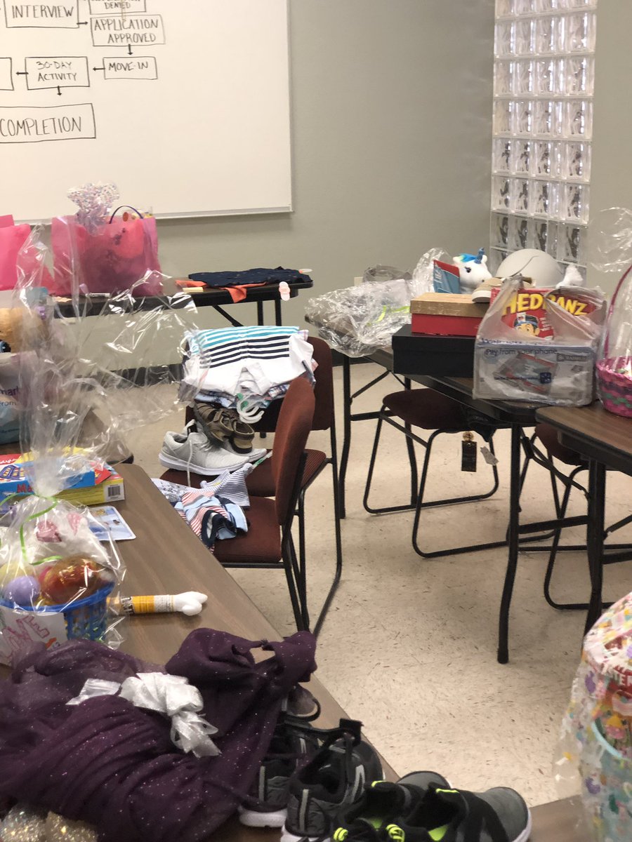 ronniala's tweet photo. Easter at the shelter today https://t.co/uOzNYAcJcS