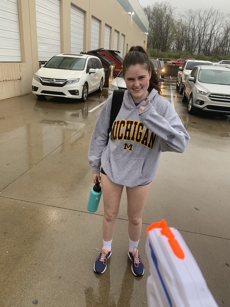 brebeufsa2019's tweet photo. JACOB MCNAIR gets KATE JOHNSON out!! tehe seeyuhh at least she’s a good sport!! 🤪🤪 https://t.co/0JWTiMZt2L
