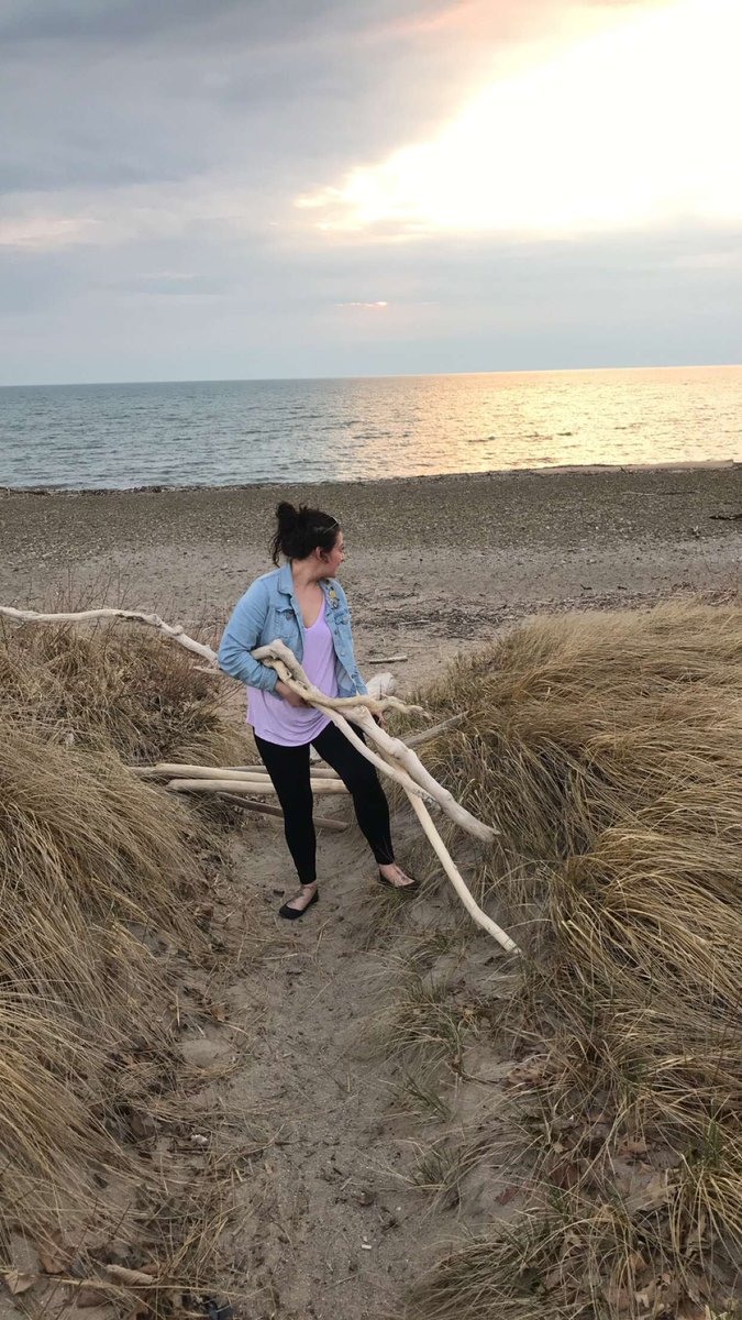 TaylorN02935478's tweet photo. Always on an Adventure 🌏🌞🤷‍♀️
Ya gurl can't get  enough sticks😍 https://t.co/oWLRPNy7wi