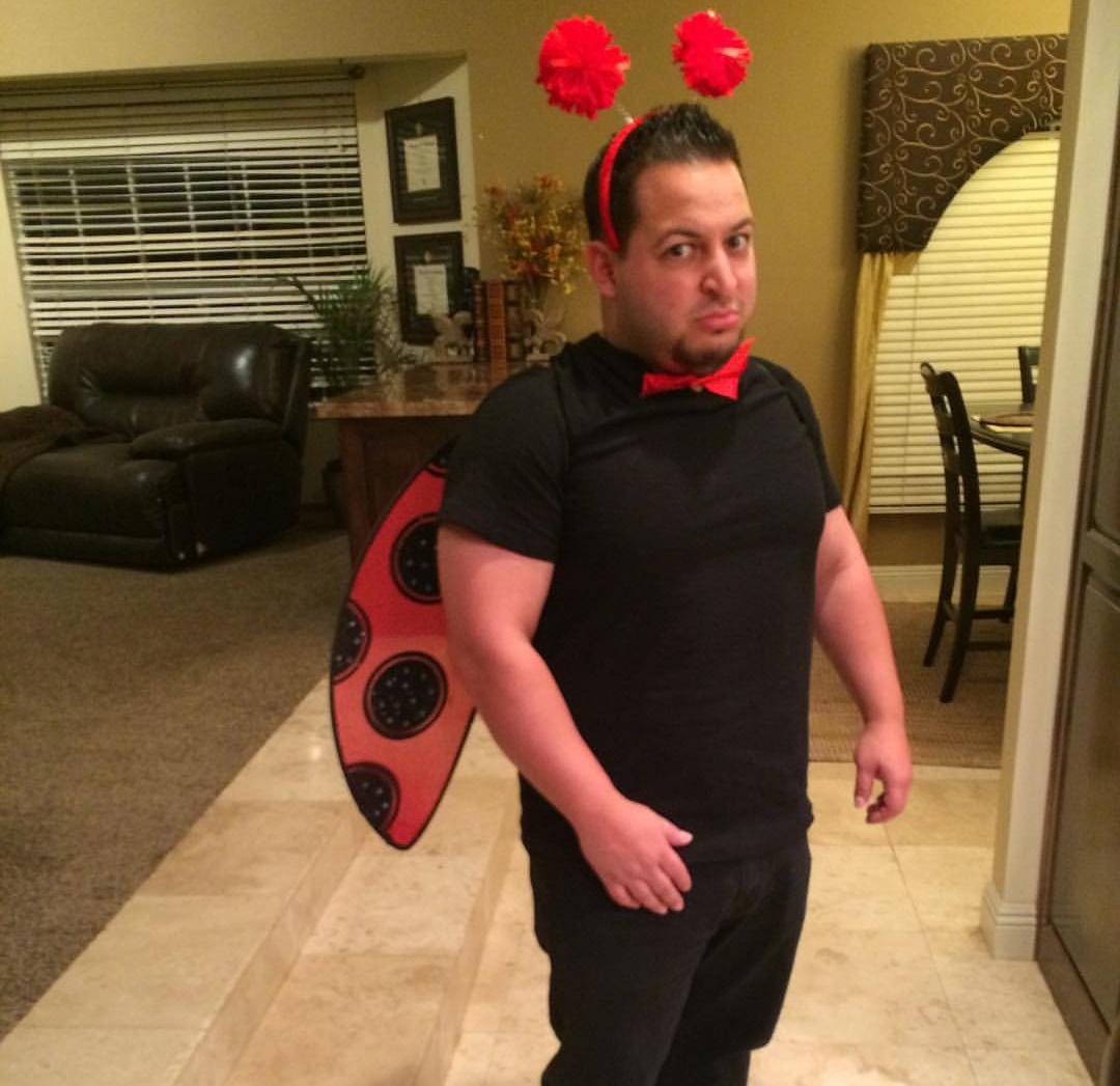 Mikecanolol's tweet photo. Throwback to when I forgot to buy a Halloween outfit so I bought whatever they had left at CVS!! #UglyFatLadyBug #HatedIt #TBT #MikeCanoLoL #Laughs #Comedy #Comedian #Haha #Funny #LOL #Hilarious #Meme #Tag #Lmfao https://t.co/T7QArD5m8f