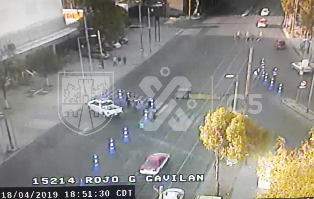 ⚠️⚠️Continúan cierres viales 🚧 sobre Año de Juárez, calle 4 y 12; Ermita y Fundición; Rojo Gómez y Gavilán; Morelos y Miguel Hidalgo. #ManejaConPrecaución y utiliza como alternativas viales: Eje 5 Sur y Ferrocarril de San Rafael Atlixco. #SemanaSantaEnIztapalapa2019 #C5