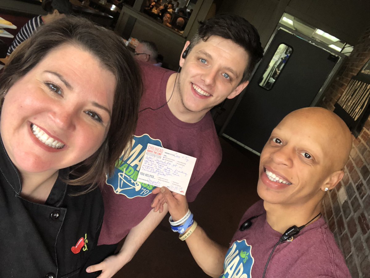 amanda3mckinney's tweet photo. All star team service partners Cam and Ty kicking this Thursday night off aligned and ready to spread the $5.00 Presidente Rita #ChilisLove These two are #SmashingEveryGuestCounts 🙌🏼🌶💚🌶💚🌶💚🙌🏼@Cgravens1 @zchampagne91 @tecora10 https://t.co/FQc2pJwCdM