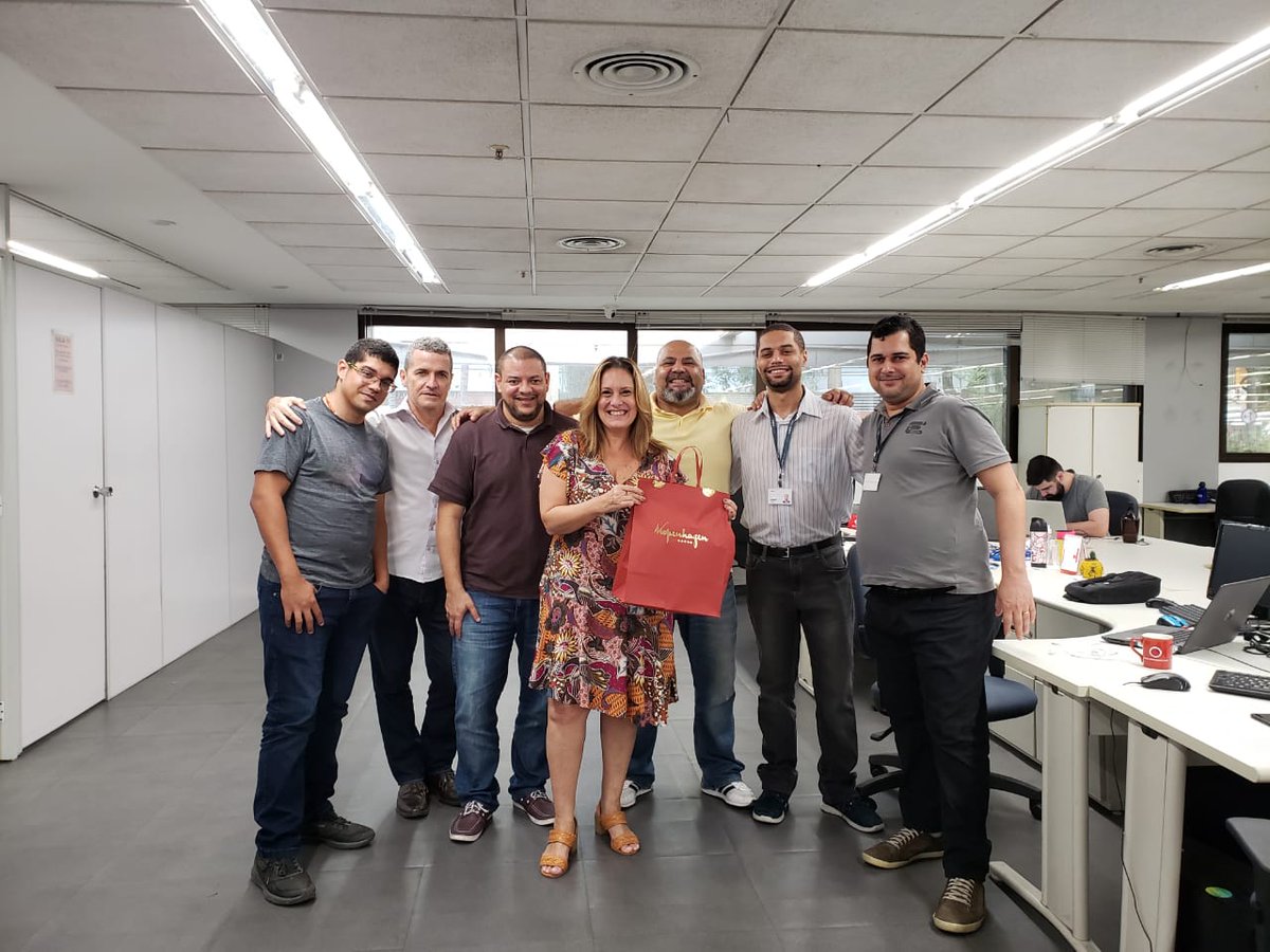 0zzerX's tweet photo. Hoje foi dia de presente e ovos de Páscoa na nossa equipe Quality Assurance, feliz Páscoa para todos!! https://t.co/2gZYIIO8wP
