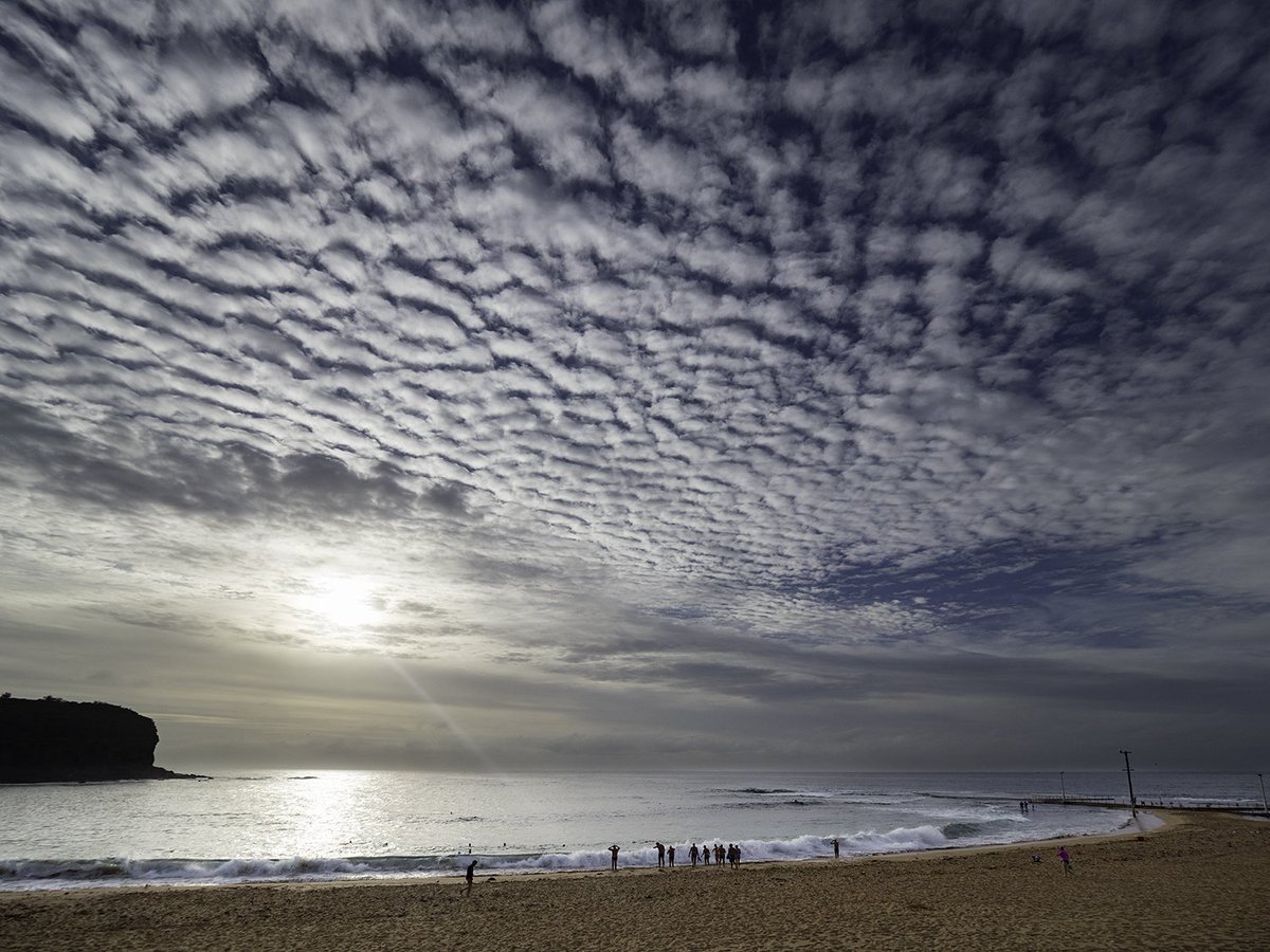 glistenrr's tweet photo. Fridee moring #cloudsRus. https://t.co/65IKlwkVWF