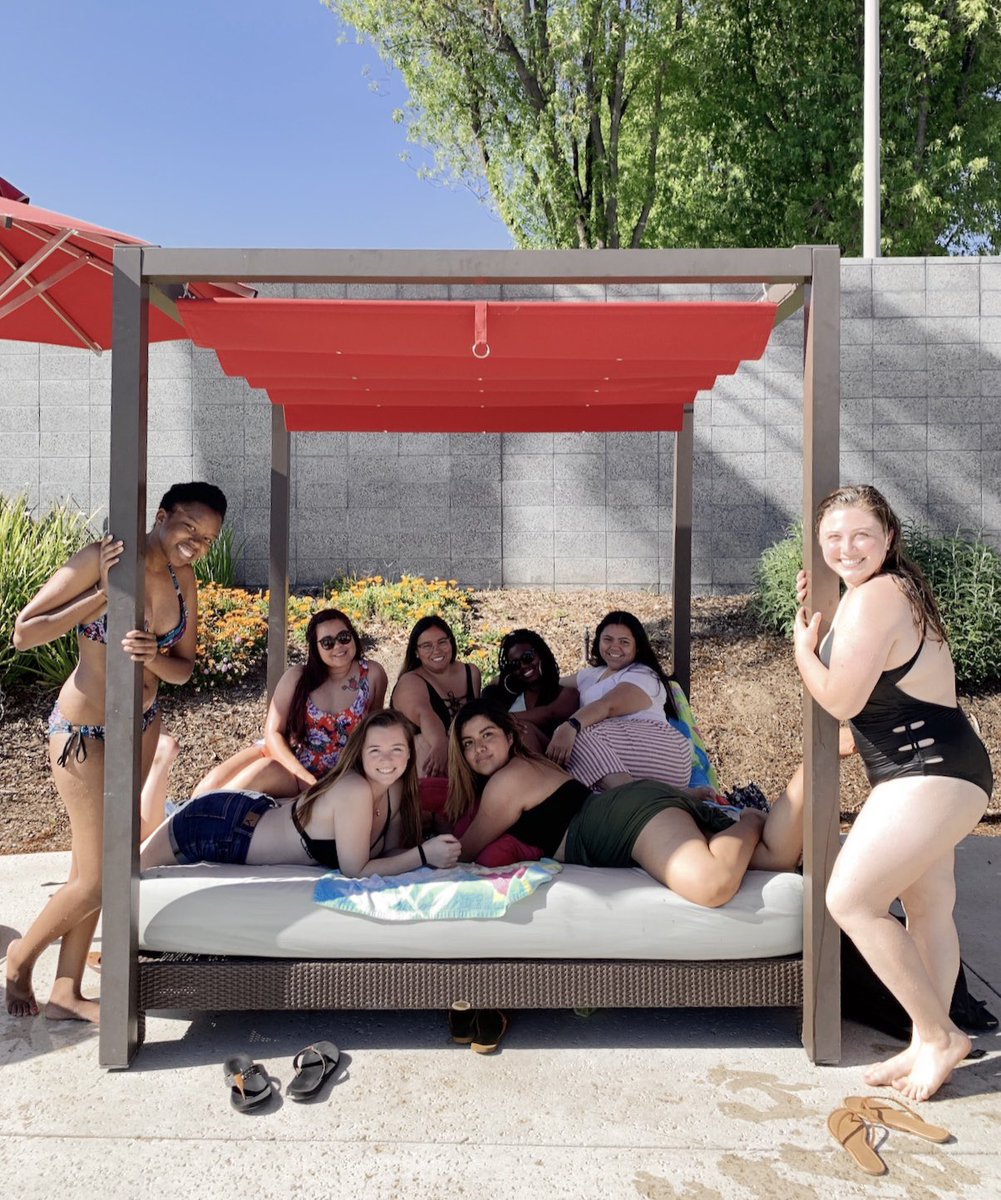 CSUN_SRC's tweet photo. Enjoy some fun in the sun at Poolside DJ Party πΆπ #csunsrc #wherematadorsplay https://t.co/gSe6bn6t5r