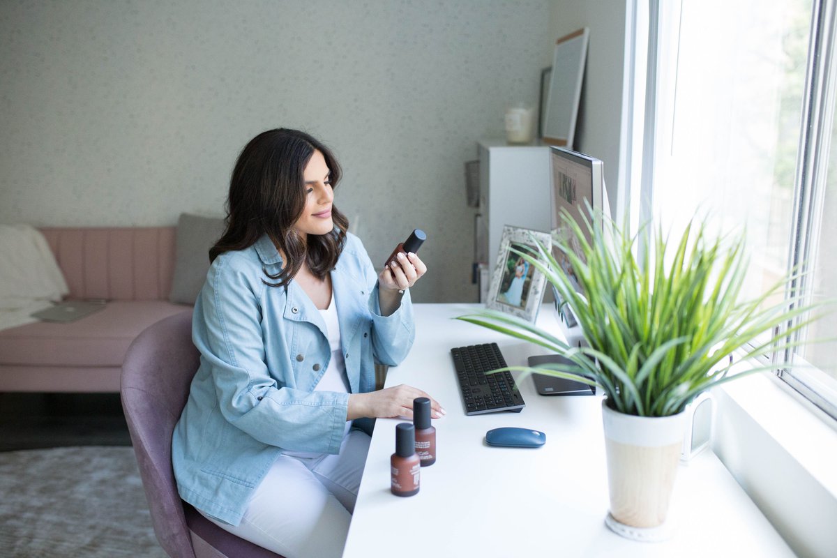jessicanaziri's tweet photo. Science has everything to do with skincare. For me, good skin is a good day. The Good Silicon+ is the unique technology powering the entire @GSBLaboratories product line, after trying out these products and researching the ingredients, only good days ahead #Ad #beautytech #skin https://t.co/gZ5U3Q0BpF