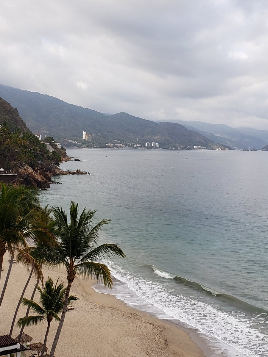 NwTucson's tweet photo. Enjoying Puerto Vallarta with other qualifying reps &amp; managers! 🏝 https://t.co/EruLodyV4t