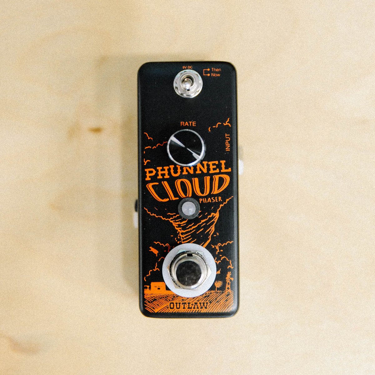 SheShredsMedia's tweet photo. Enter for a chance to win the @OutlawPedals Nomad Board and 4 bb pedals (overdrive, phaser, delay, and volume). Follow the rules + enter to win! Giveaway closes April 24th 👉https://t.co/AkdWD5yonU https://t.co/z2CfeIrQJN