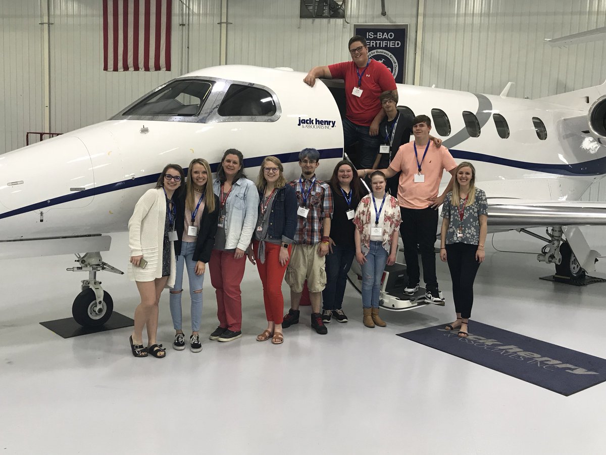 nixaschools's tweet image. Mrs. Crane’s English III class took a field trip to Jack Henry &amp;amp; Associates to learn about all of the different career options available as part of their career unit. Students also toured the campus and got to check out the jets. ✈️ #careers #jets #JackHenry #fieldtrip
