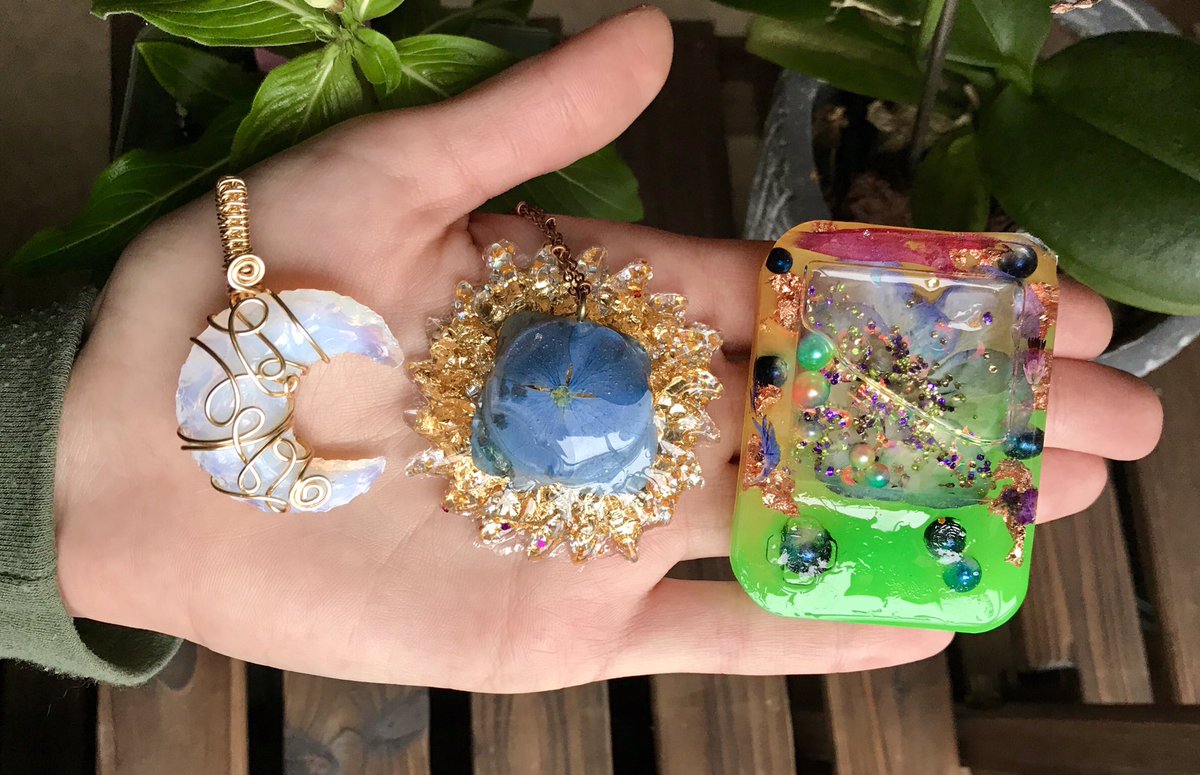 kimskrystalshop's tweet photo. 🌻✨ 7K Giveaway 🌻✨

There will be one winner who wins everything pictured! A detailed prize list is provided down below 💛

RT this post &amp; follow me to enter 💛

Ends 5/2 https://t.co/P84isuRDIc