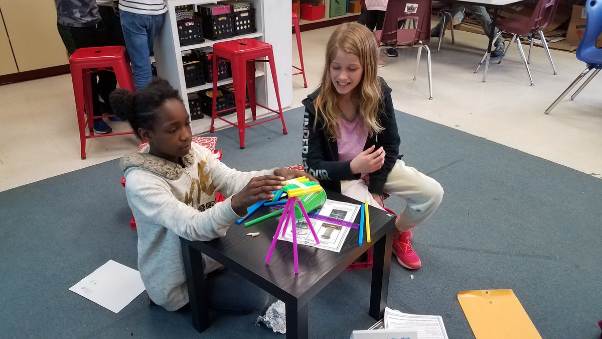 SShepReads's tweet photo. Today we had an Earth Day STEM competition. One of the challenges was to build a tall water tower that actually held water. #STEMeducation #4thgraderocks https://t.co/yhXl0fc9ul