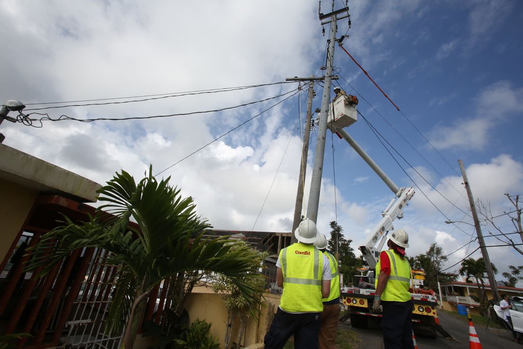 ComEd's tweet photo. Whether we’re powering Illinois or #PoweringPR, the work doesn’t stop! This National Lineman Appreciation Day, let’s remember our mutual assistance crews. #ThankALineman #ThankALineworker https://t.co/lGW9Nc067p