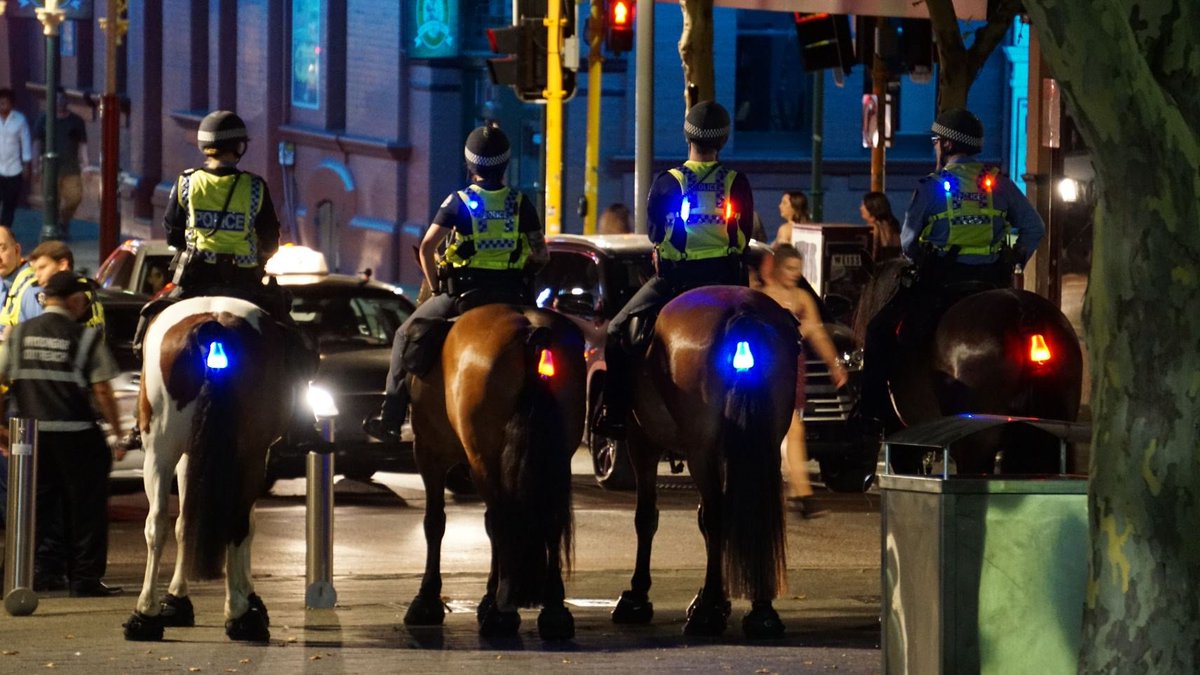 MountedPol's tweet photo. @GMPMountedUnit Hello from your colleagues in Western Australia https://t.co/AjswU9Y4rL