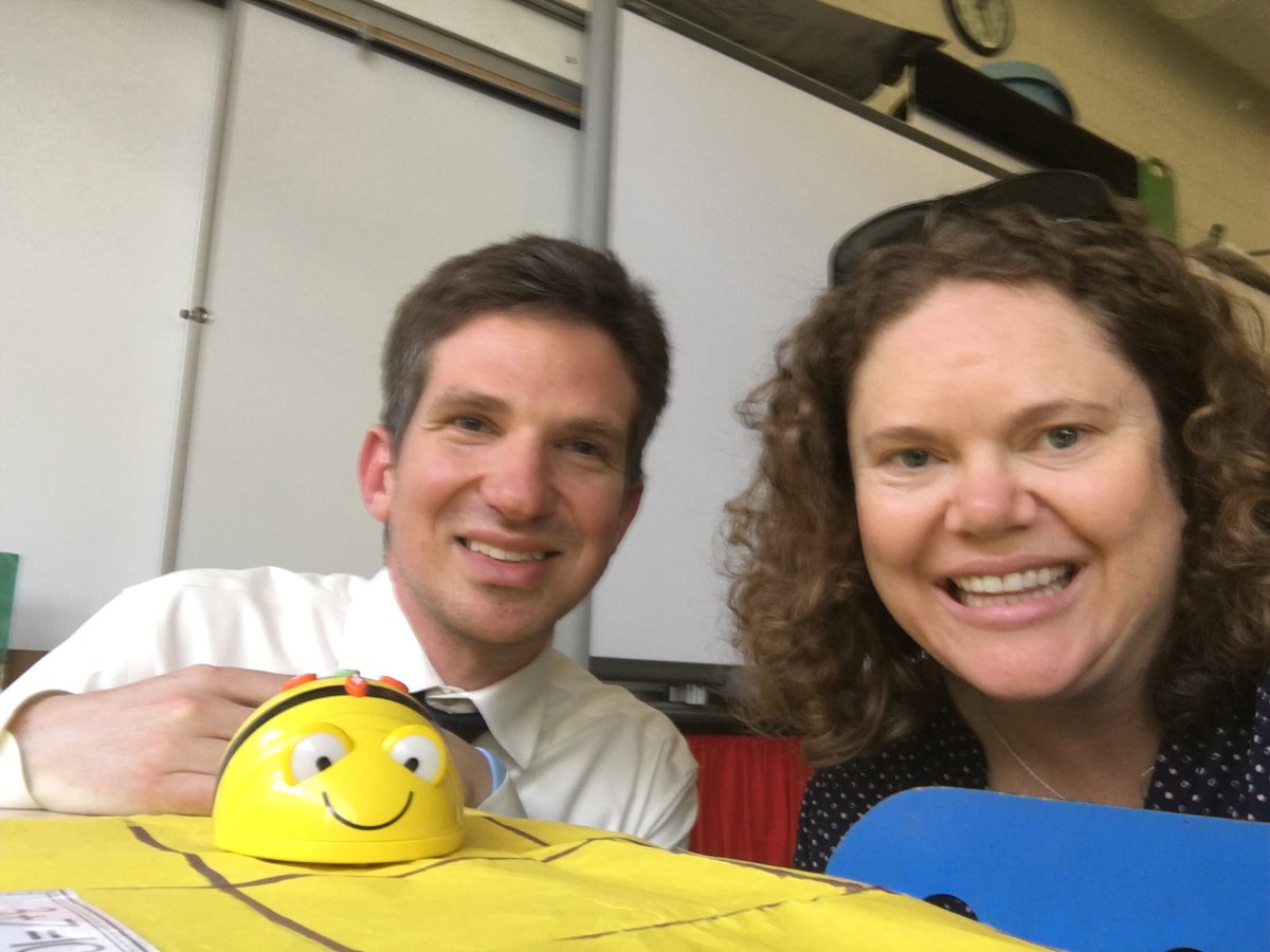 KingsleyAmy's tweet photo. #Merit17 at the STEAM fair!  #gompcsd #hvhawks #laurelmpcsd https://t.co/Lq1qorc4xi