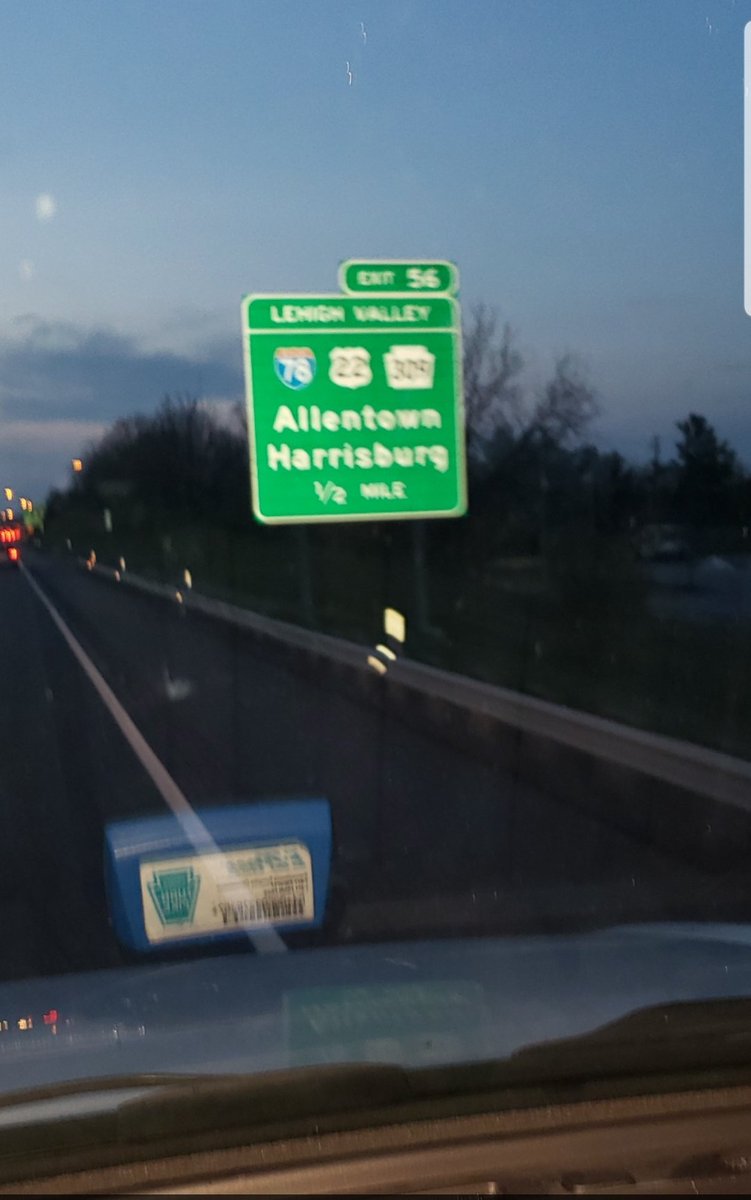VIPvinnyD's tweet photo. Never been more relieved to see this sign than right now #WorkDayFromHell #HomeStretch https://t.co/nupD79lgiL
