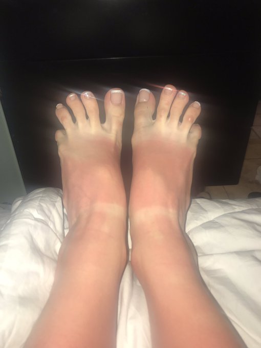 Here&rsquo;s some feetsssss https://t.co/DvsYomIgvN<a href="/tag/boybye"class="tags"><span>#boybye</span></a>