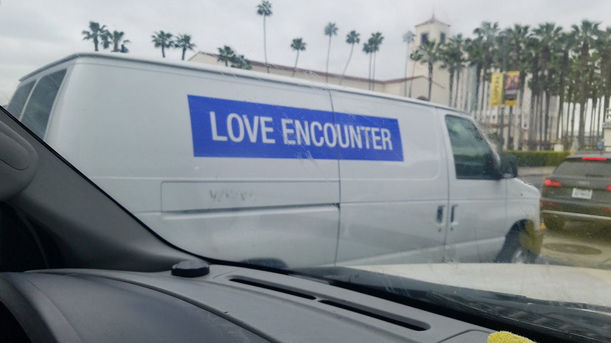 ImJasonYbarra's tweet photo. what do you think goes on in this van?
#LoveEncounter #CreepyVan #LosAngeles #RealLife https://t.co/lhBJuqaCI1
