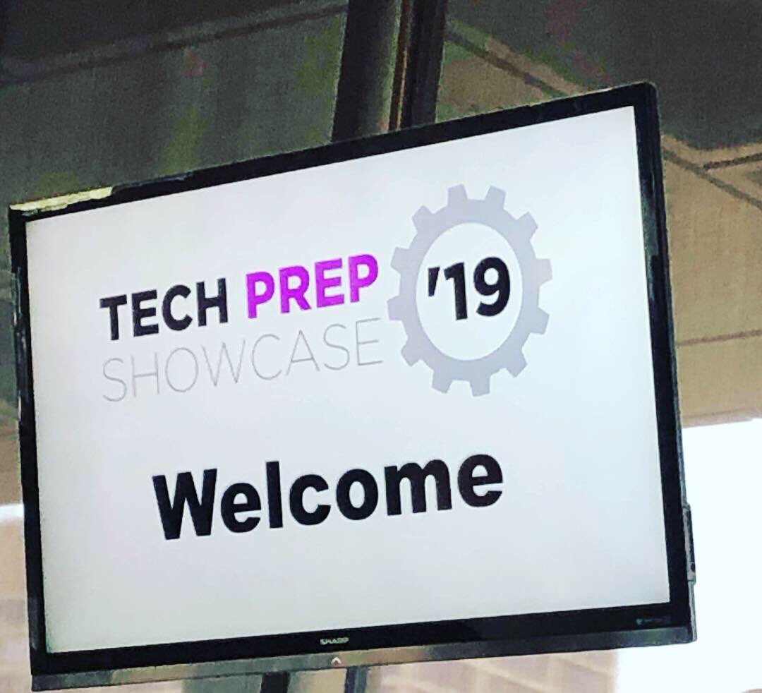 OhioProStart's tweet photo. Great day at the Tech Prep Showcase @sinclaircollege today! Many familiar student faces showcasing their academic and presentation skills! #ohioprostart #techprepshowcase #miamivalley https://t.co/6GIBSfqFMx